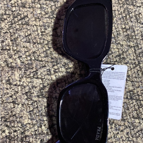 BRAND NEW PRADA SUNGLASSES - Picture 8 of 8